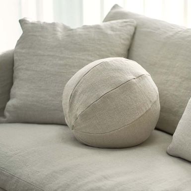 Lasa Round Pillow