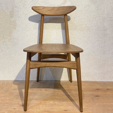 Yumo W Chair