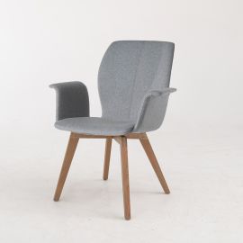 Fendu Chair with arms - Wood legs