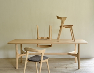Oak dining table By Adventures In Furniture.