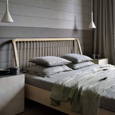 Ethnicraft Oak Spindle beds